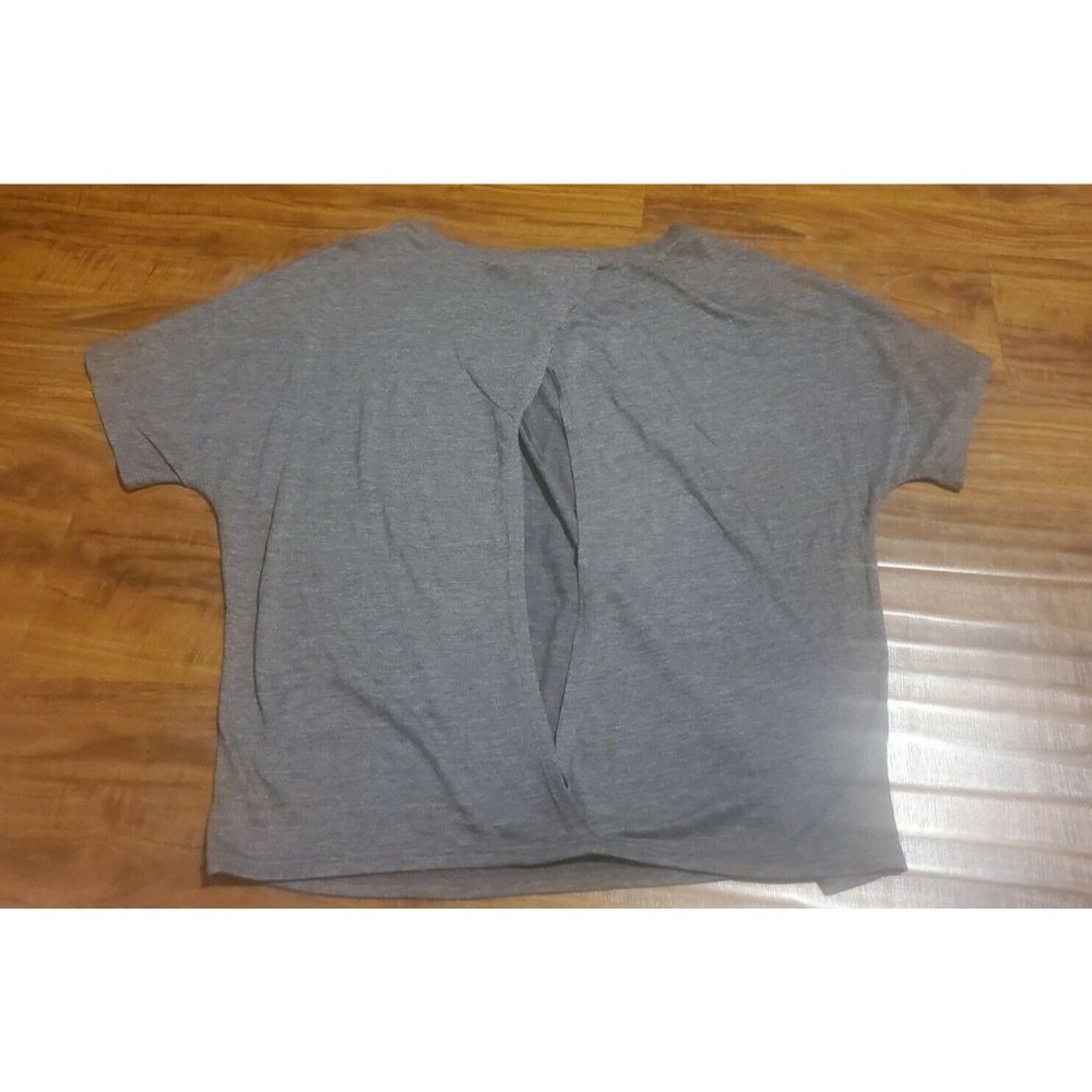 Bella Women's Flowy Open Back T-Shirt tshirt top, NWT size XL, Junior's gray - Picture 2 of 7